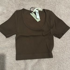 COPY - New Aritzia babaton crop top